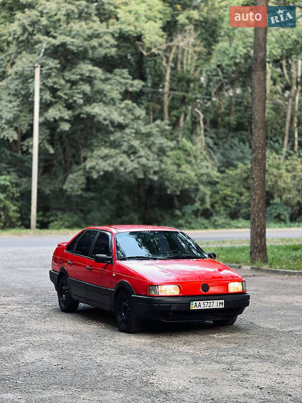 Седан Volkswagen Passat 1991 в Киеве