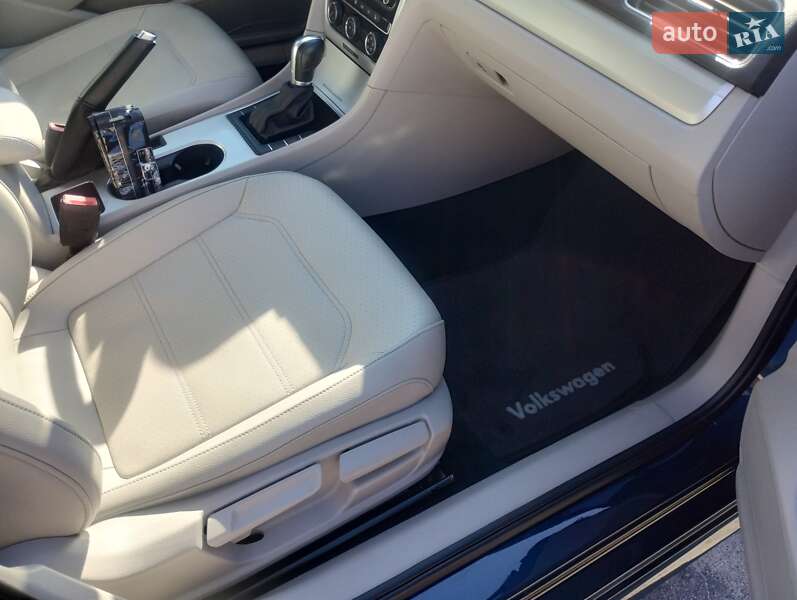 Седан Volkswagen Passat 2018 в Богуславе