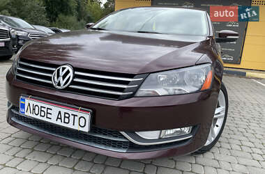 Седан Volkswagen Passat 2012 в Львове