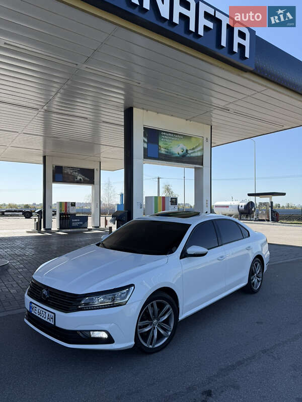 Седан Volkswagen Passat 2017 в Днепре фото 7 Седан Volkswagen Passat 2017 в Днепре