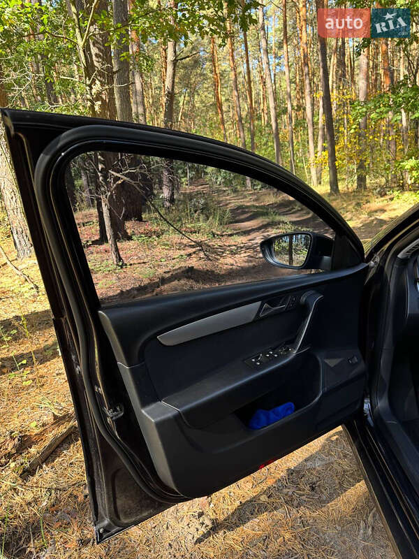 Универсал Volkswagen Passat 2011 в Полтаве