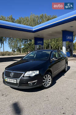 Седан Volkswagen Passat 2008 в Ромнах