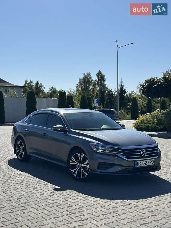 Седан Volkswagen Passat 2020 в Киеве
