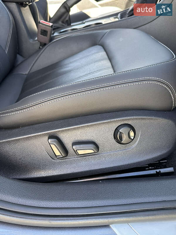 Седан Volkswagen Passat 2020 в Киеве