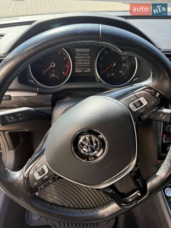 Седан Volkswagen Passat 2017 в Києві