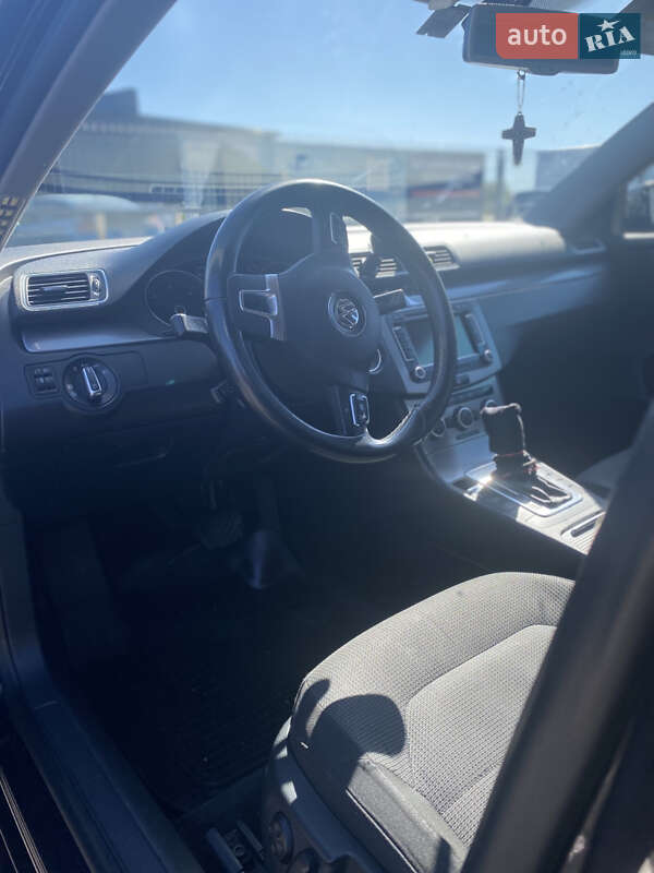 Универсал Volkswagen Passat 2013 в Ивано-Франковске