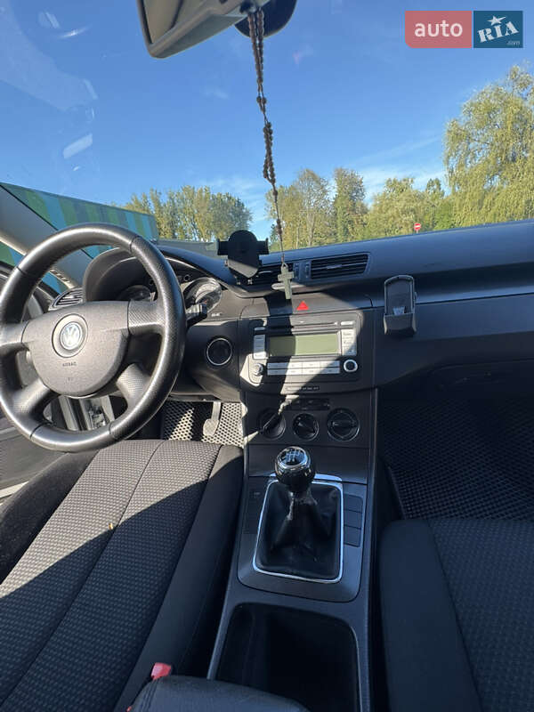 Универсал Volkswagen Passat 2006 в Дрогобыче