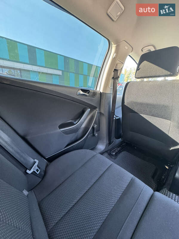 Универсал Volkswagen Passat 2006 в Дрогобыче