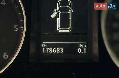 Универсал Volkswagen Passat 2013 в 