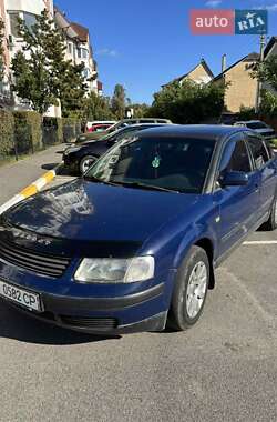 Седан Volkswagen Passat 1998 в Бучі