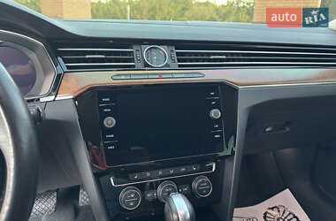 Седан Volkswagen Passat 2018 в 