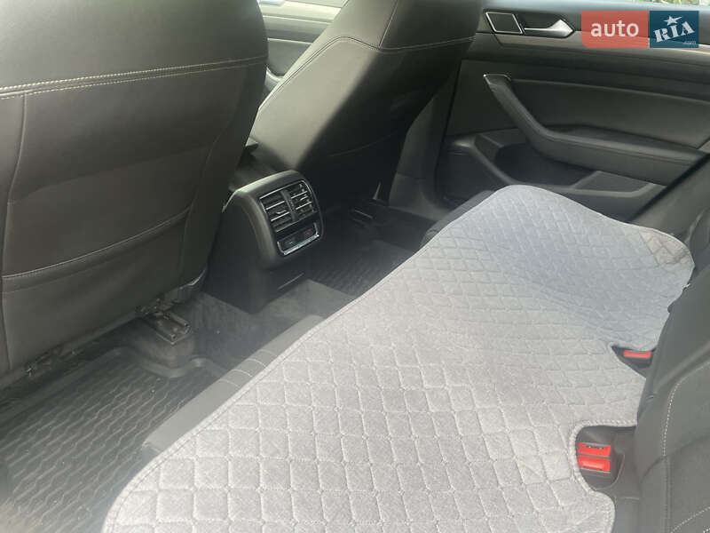 Универсал Volkswagen Passat 2016 в Калуше фото 10 Универсал Volkswagen Passat 2016 в Калуше