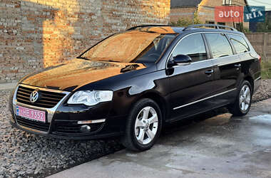 Універсал Volkswagen Passat 2010 в Луцьку