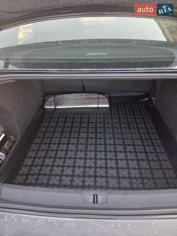 Седан Volkswagen Passat 2005 в Ровно