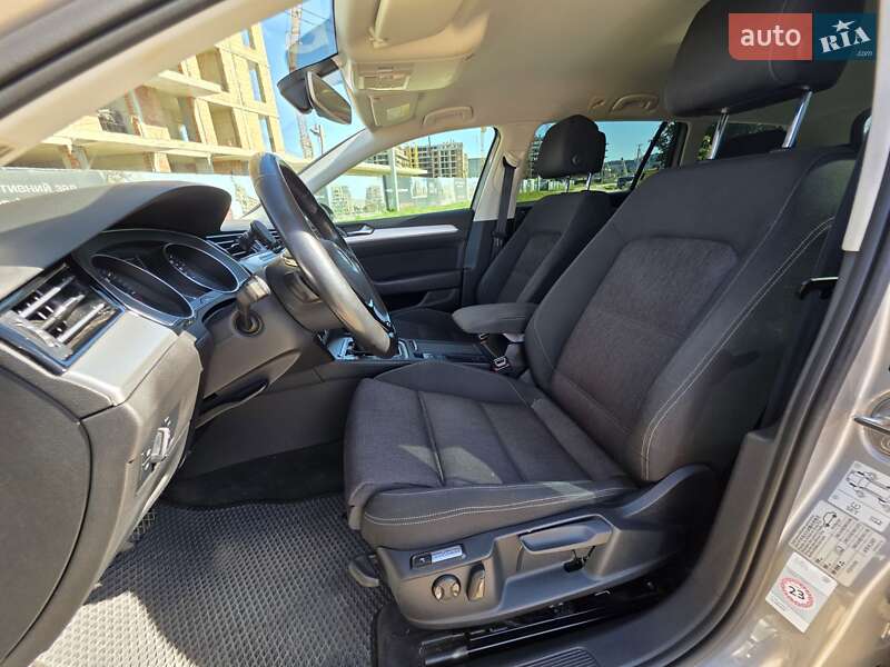 Универсал Volkswagen Passat 2015 в Львове