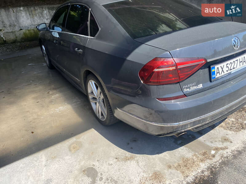 Седан Volkswagen Passat 2017 в Киеве