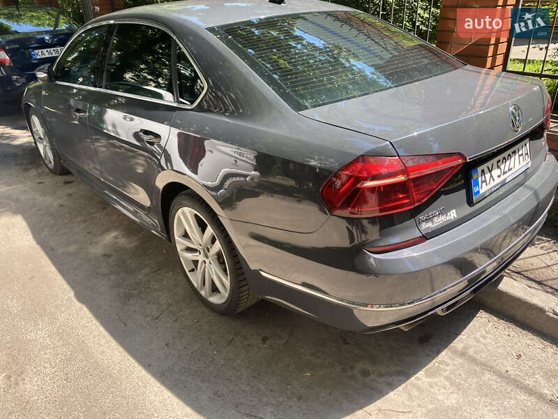 Седан Volkswagen Passat 2017 в Киеве