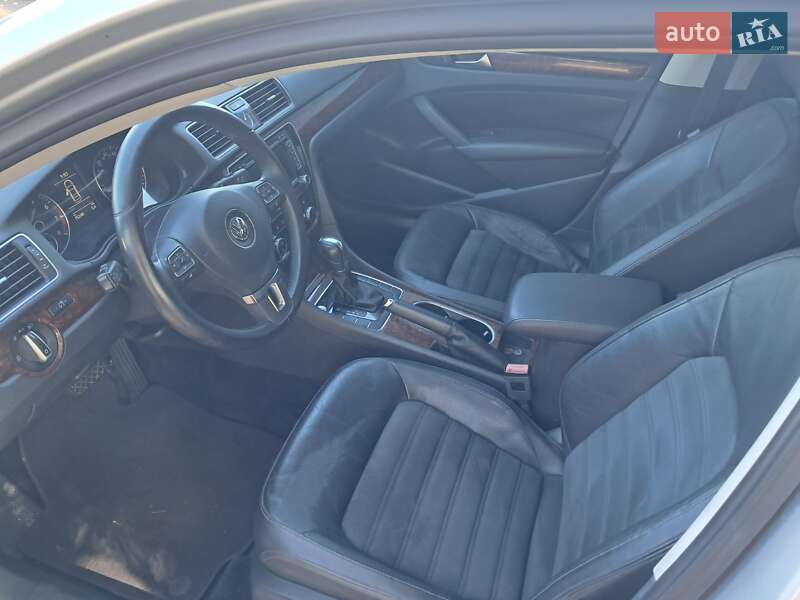 Седан Volkswagen Passat 2012 в Білозір’ї