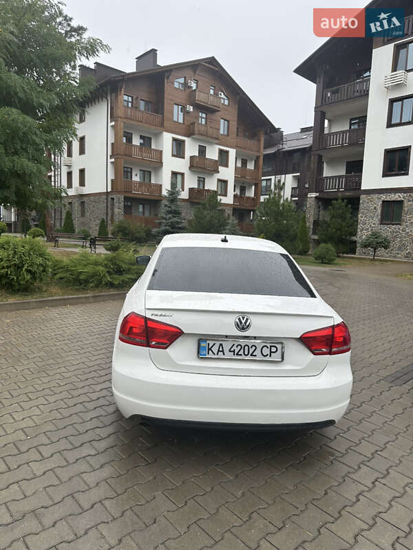 Седан Volkswagen Passat 2013 в Киеве