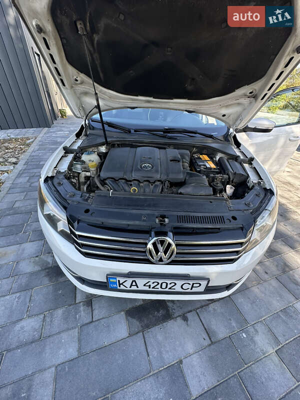 Седан Volkswagen Passat 2013 в Киеве