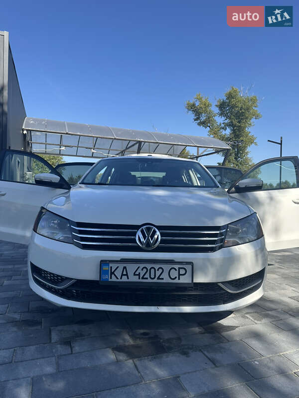 Седан Volkswagen Passat 2013 в Киеве