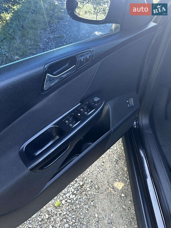 Универсал Volkswagen Passat 2007 в Вижнице