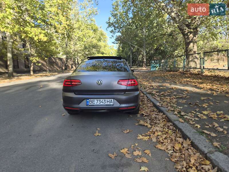 Седан Volkswagen Passat 2017 в Николаеве