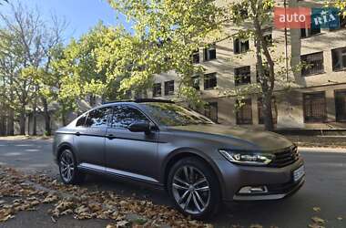 Седан Volkswagen Passat 2017 в Николаеве