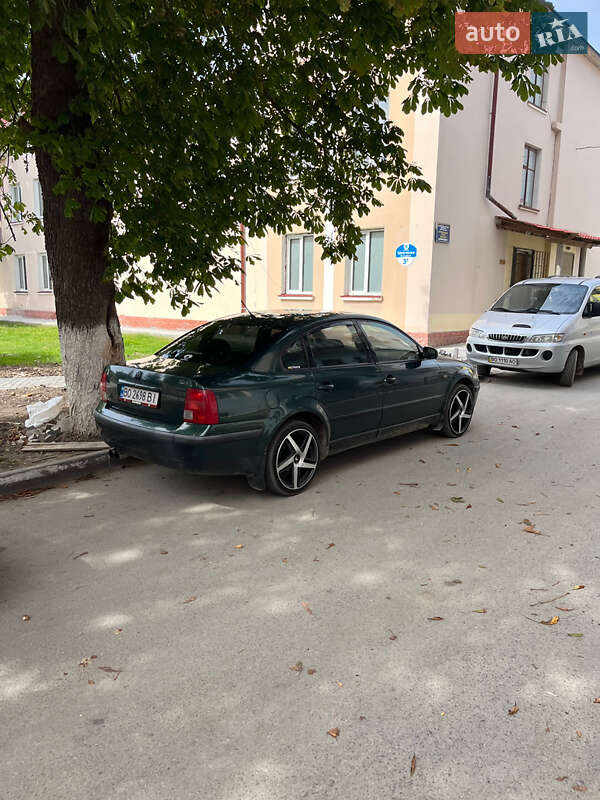 Седан Volkswagen Passat 1997 в Теребовлі