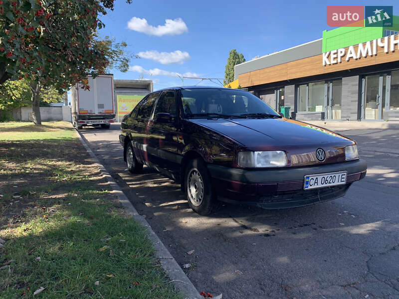 Седан Volkswagen Passat 1993 в Черкассах фото 3 Седан Volkswagen Passat 1993 в Черкассах