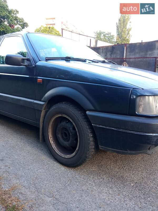 Седан Volkswagen Passat 1990 в Киеве