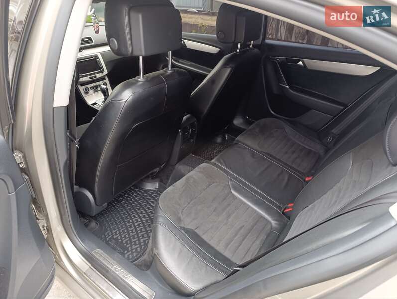 Седан Volkswagen Passat 2012 в Мироновке