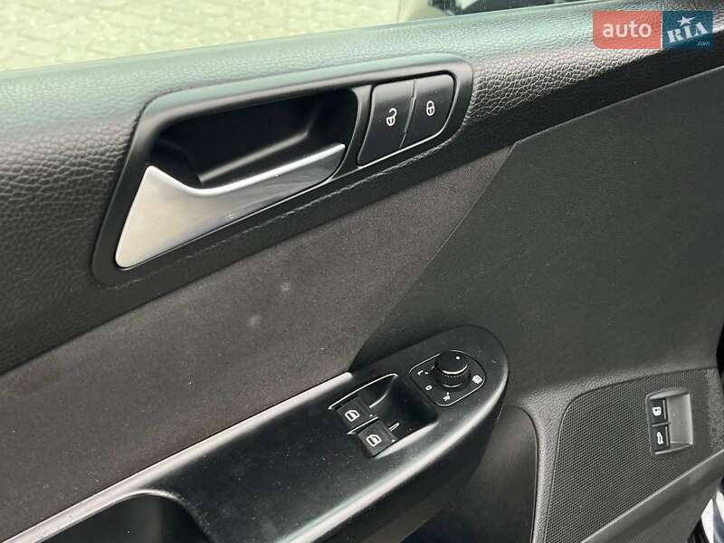 Універсал Volkswagen Passat 2009 в Львові