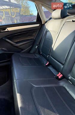 Седан Volkswagen Passat 2012 в 