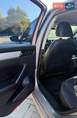 Седан Volkswagen Passat 2012 в 