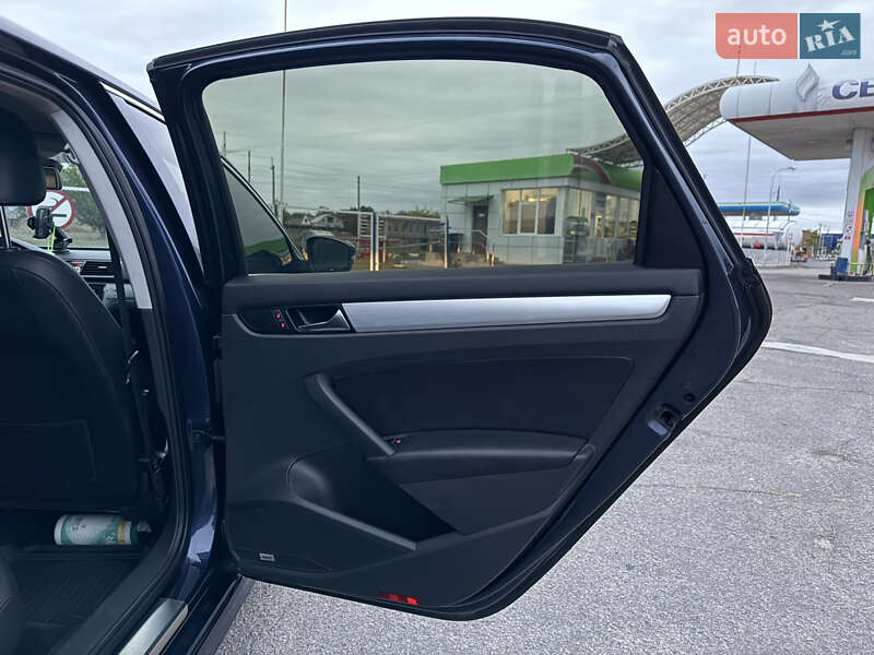 Седан Volkswagen Passat 2012 в Полтаве