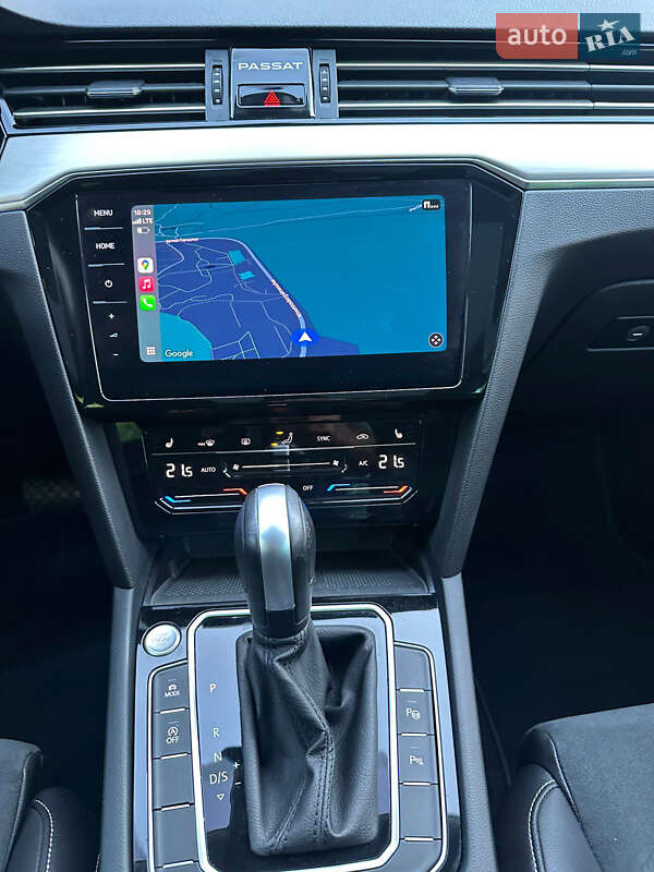 Универсал Volkswagen Passat 2022 в Бориславе