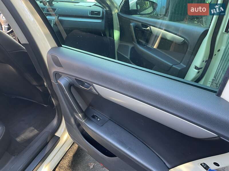 Универсал Volkswagen Passat 2012 в Киеве