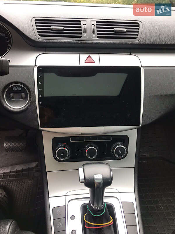 Седан Volkswagen Passat 2010 в Ярмолинцах