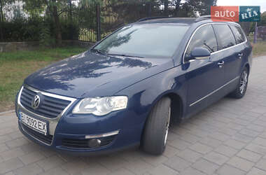 Універсал Volkswagen Passat 2008 в Горішніх Плавнях