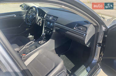 Седан Volkswagen Passat 2017 в 