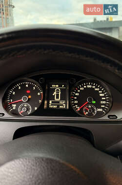 Универсал Volkswagen Passat 2012 в 