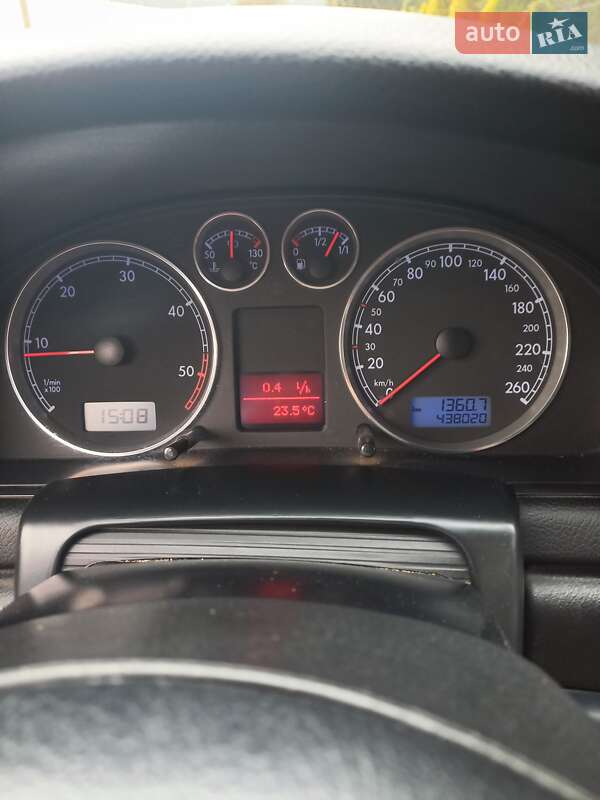 Седан Volkswagen Passat 2003 в Виноградове