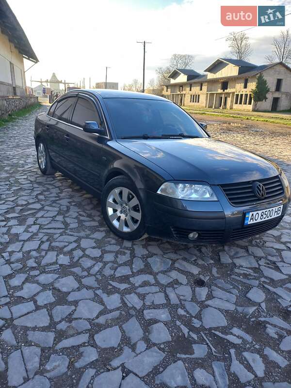 Седан Volkswagen Passat 2003 в Виноградове