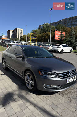Седан Volkswagen Passat 2014 в Львові