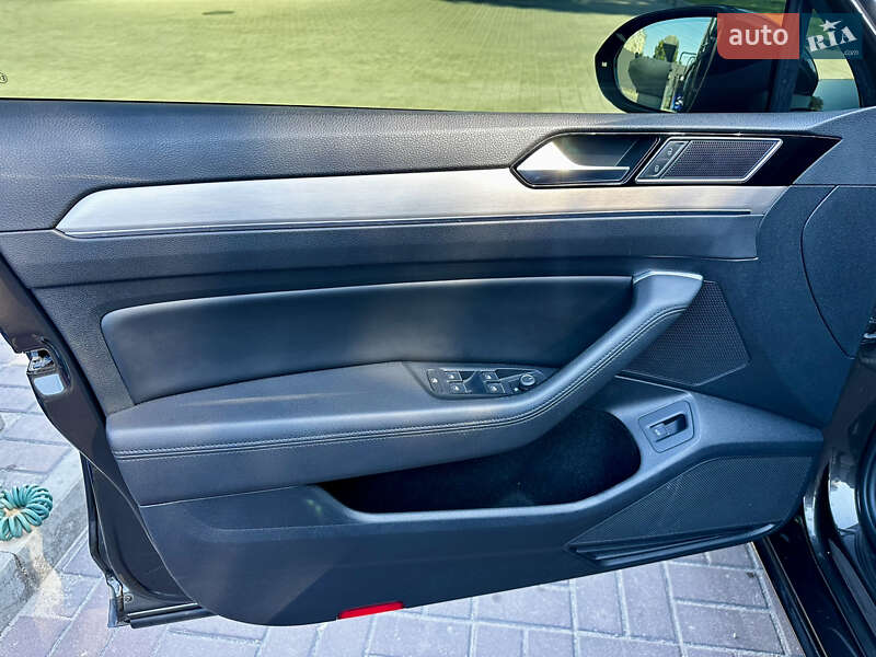 Седан Volkswagen Passat 2017 в Днепре фото 14 Седан Volkswagen Passat 2017 в Днепре