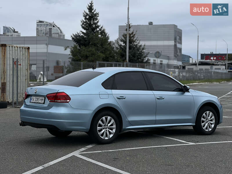 Седан Volkswagen Passat 2011 в Києві
