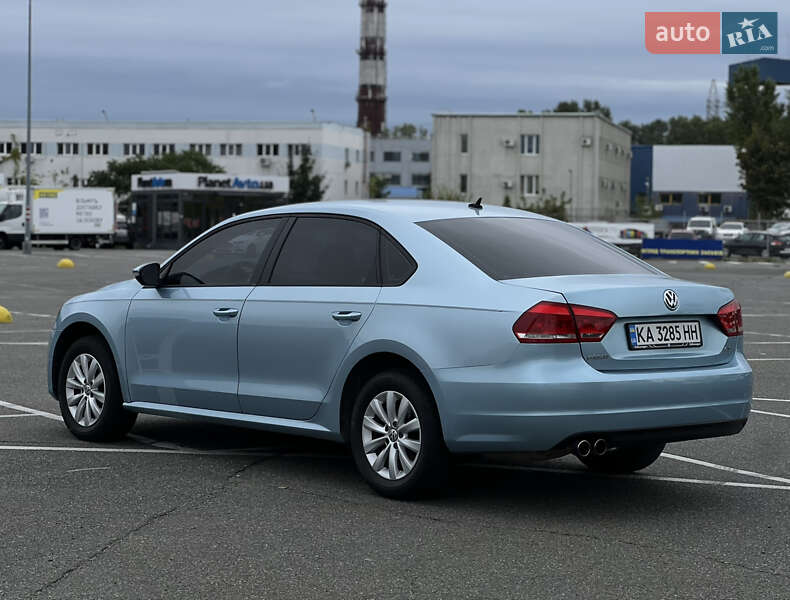 Седан Volkswagen Passat 2011 в Києві