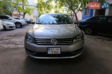 Седан Volkswagen Passat 2012 в Николаеве
