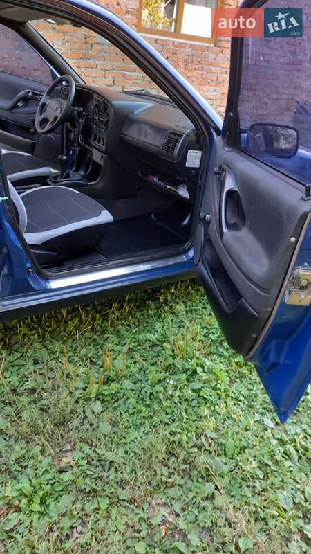 Седан Volkswagen Passat 1996 в Хотине фото 10 Седан Volkswagen Passat 1996 в Хотине